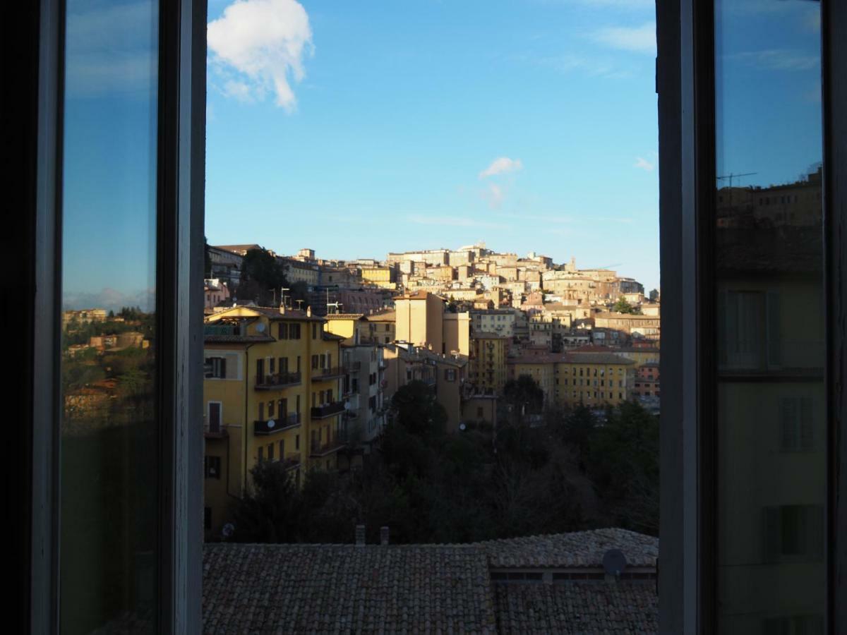 Appartement trompe l'oeil à Pérouse Extérieur photo