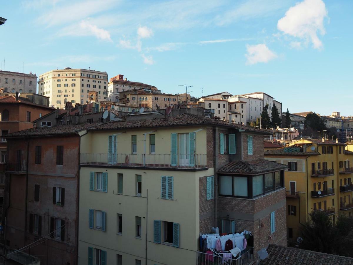Appartement trompe l'oeil à Pérouse Extérieur photo